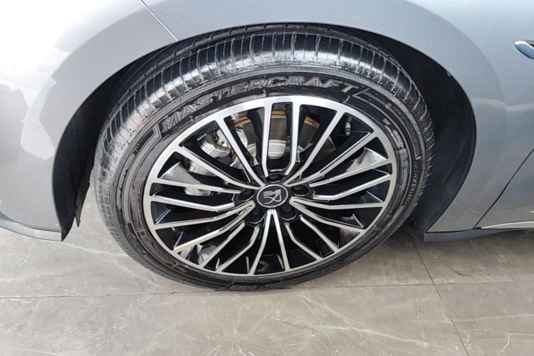 BYD Han 2023 car image #9