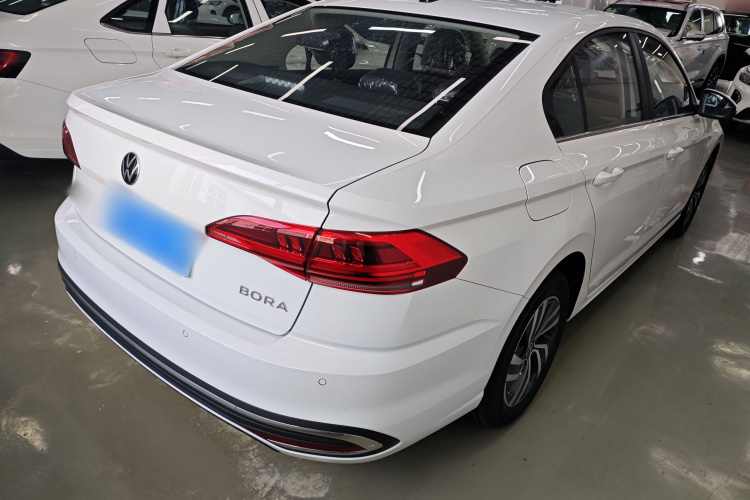 Volkswagen Bora 2026 car image #6