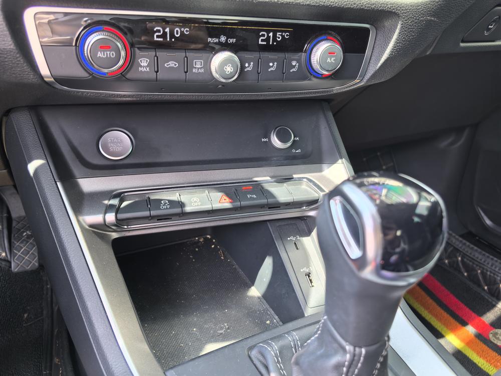 Audi Q3 2019 car image #5