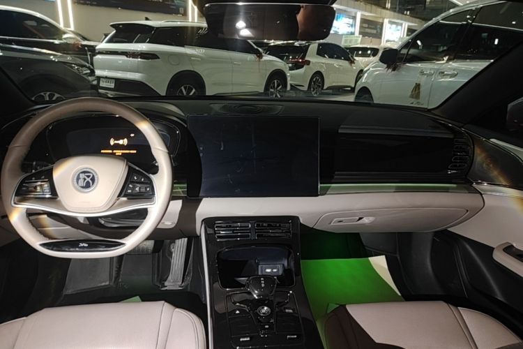 BYD Han 2024 car image #18