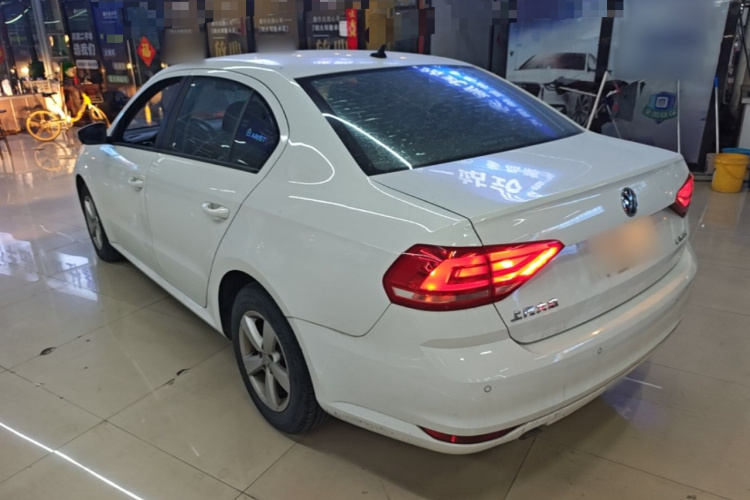 Volkswagen Lavida 2017 car image #5