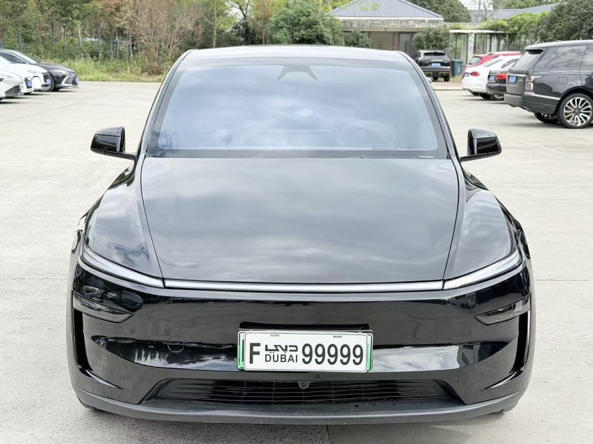Tesla Model Y 2026 #2 Tesla Model Y 2026 car image #2