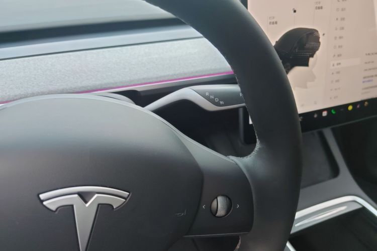 Tesla Model Y 2024 #14 Tesla Model Y 2024 car image #14
