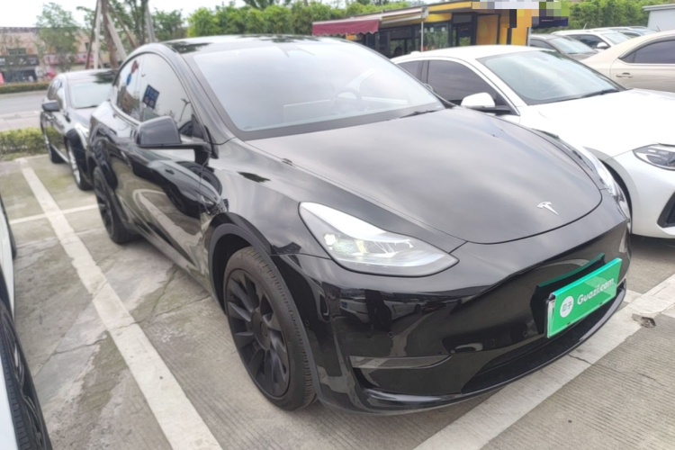 Tesla Model Y 2023 #4 Tesla Model Y 2023 car image #4