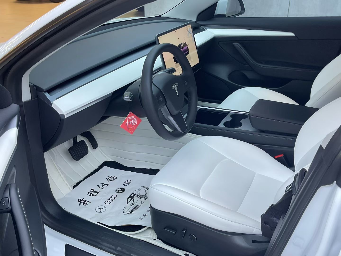 Tesla Model 3 2022 car image #6