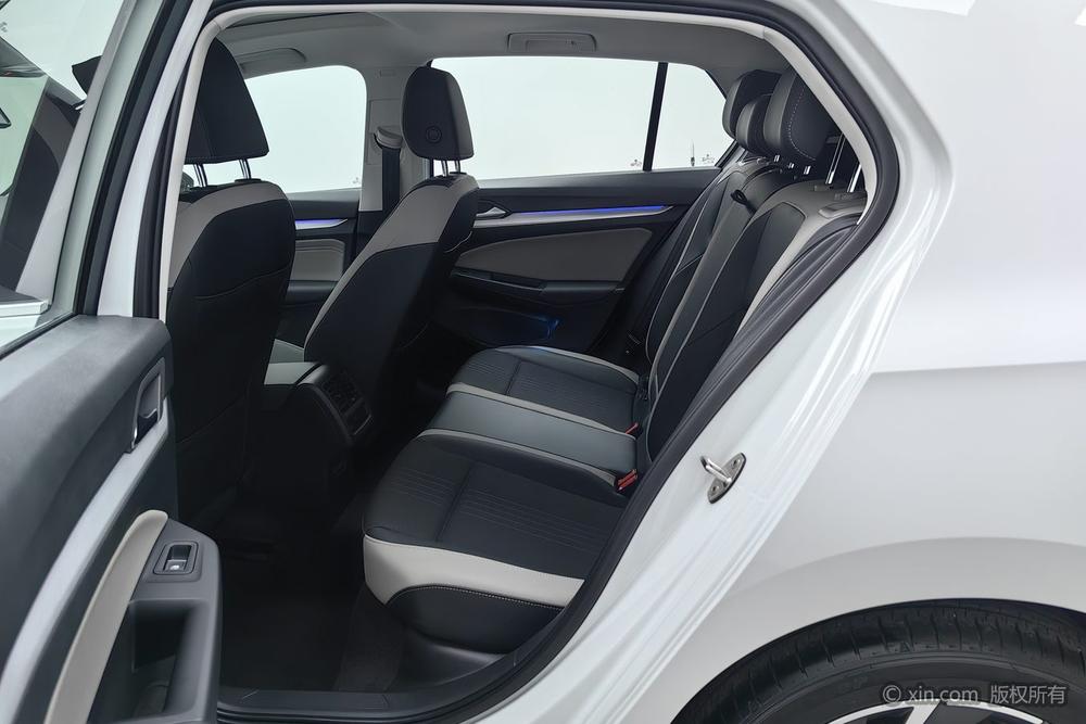 Volkswagen Golf 2021 #19 Volkswagen Golf 2021 صورة سيارة #19