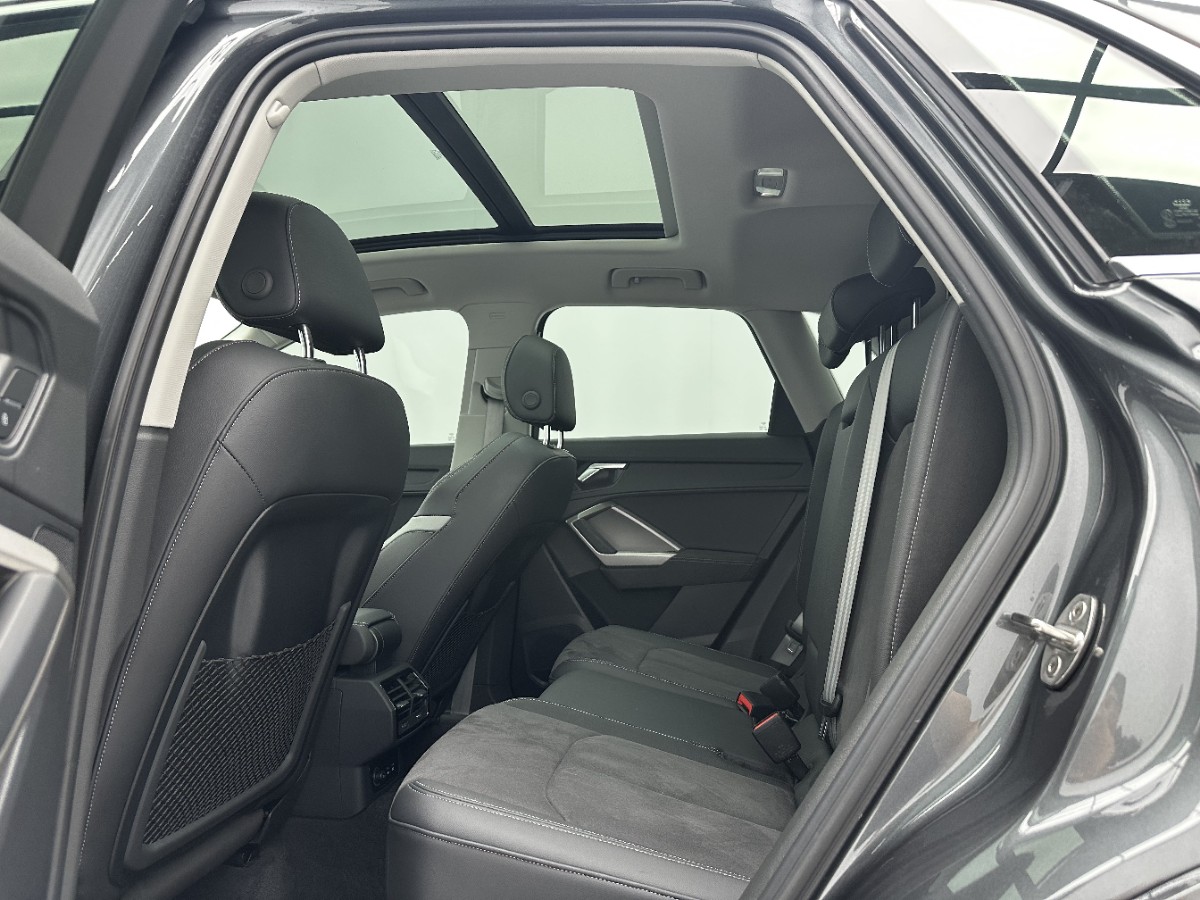 Audi Q3 2023 #6 Audi Q3 2023 car image #6