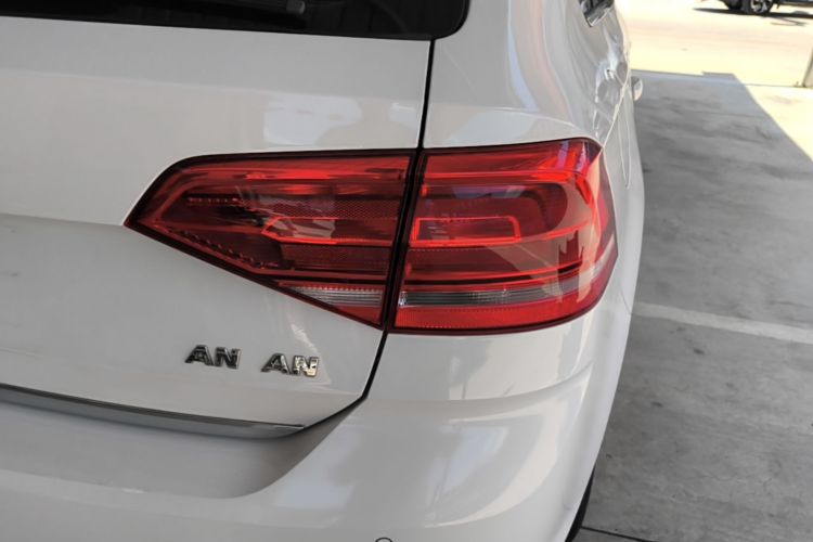 Volkswagen Santana 2021 car image #8
