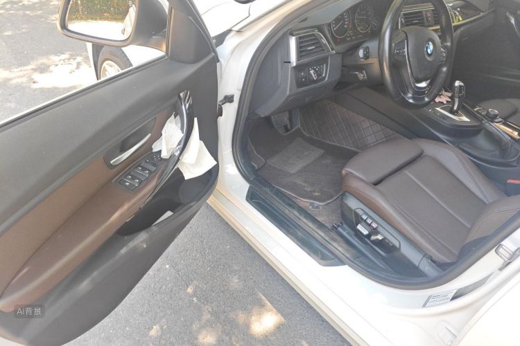BMW 3 Series 2018 car image #18