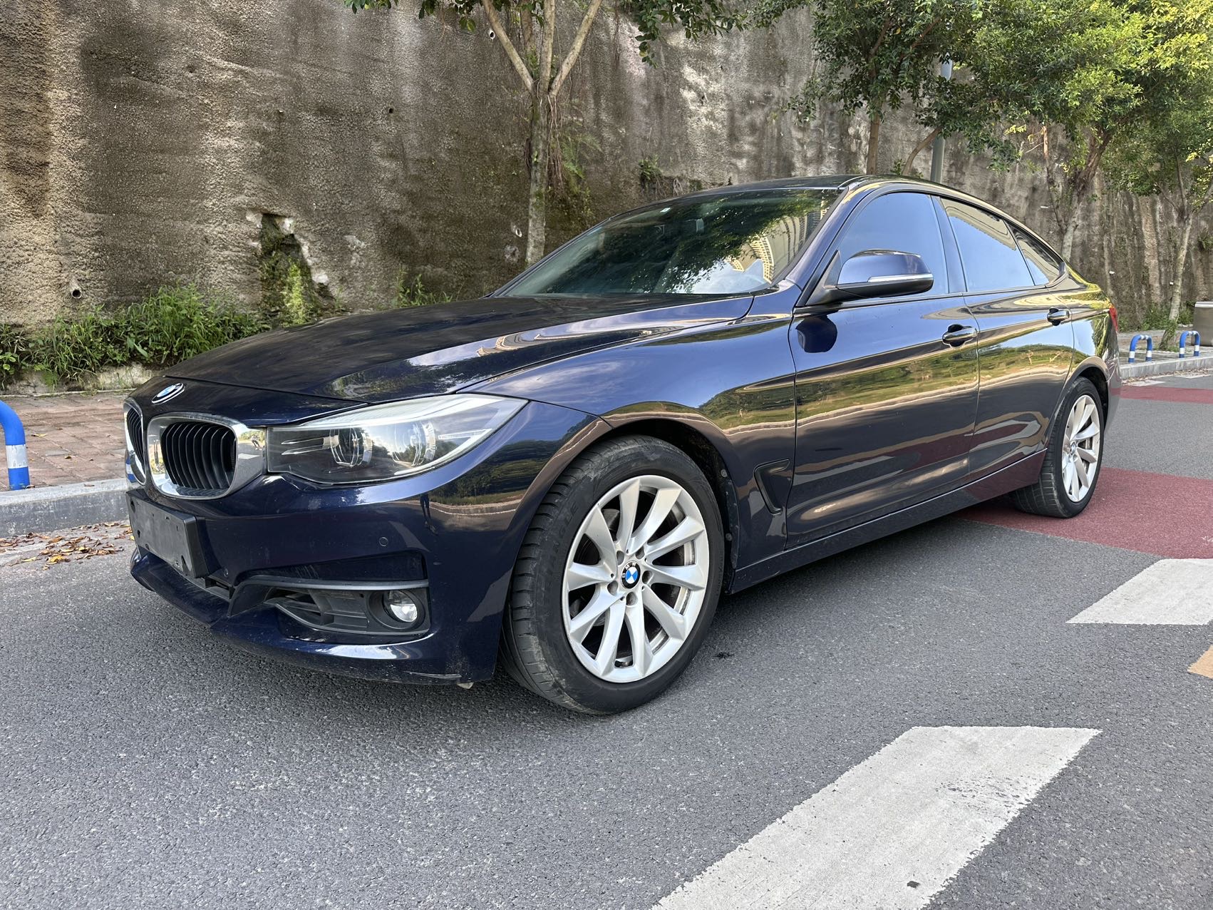 BMW 3 Series GT 2019 BMW 3 Series GT 2019 car image