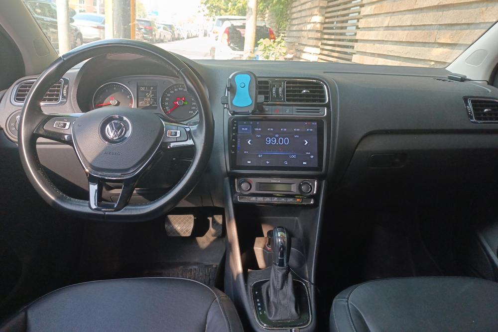 Volkswagen Polo 2016 car image #12