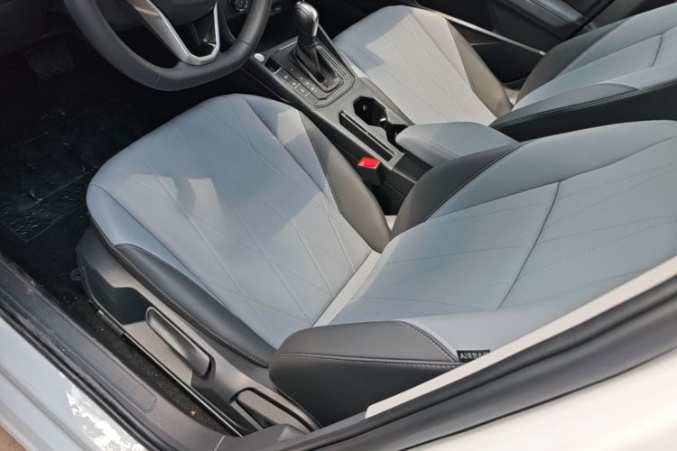 Volkswagen Lavida 2026 #15 Volkswagen Lavida 2026 car image #15