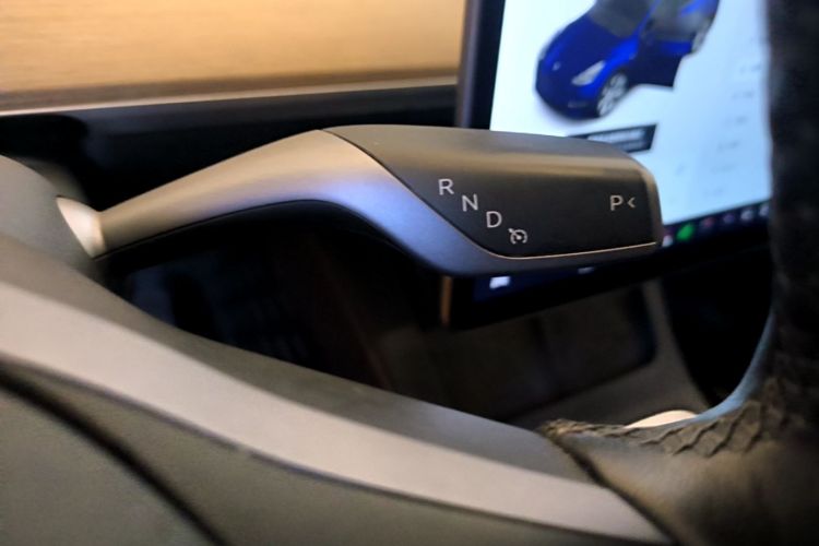 Tesla Model Y 2022 car image #14