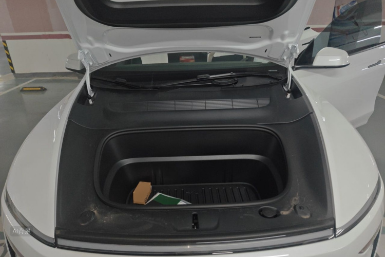Tesla Model Y 2026 #22 Tesla Model Y 2026 car image #22