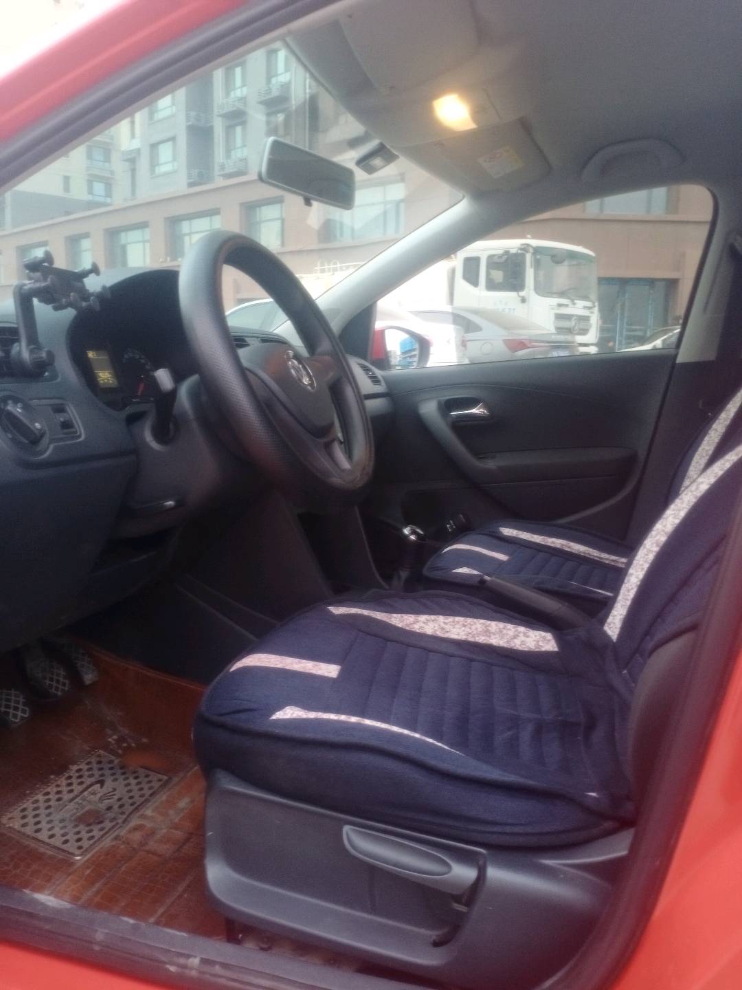 Volkswagen Polo 2017 изображение автомобиля #6