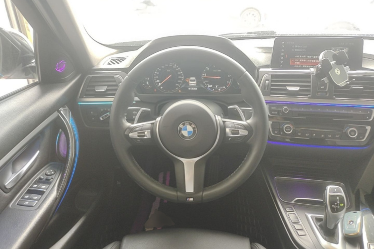 BMW 3 Series 2018 #11 BMW 3 Series 2018 car image #11