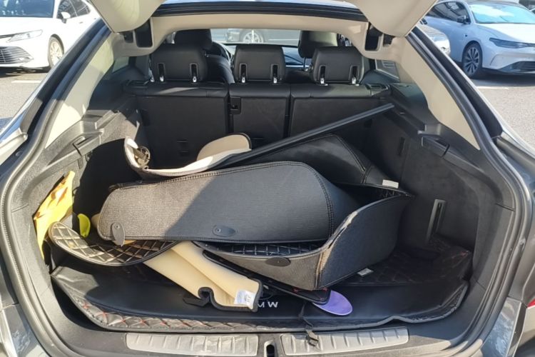 BMW 3 Series GT 2019 car image #19