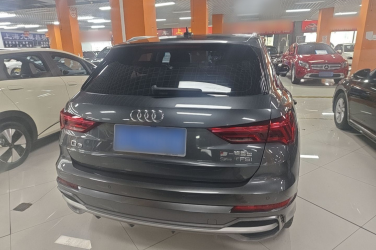 Audi Q3 2023 car image #6