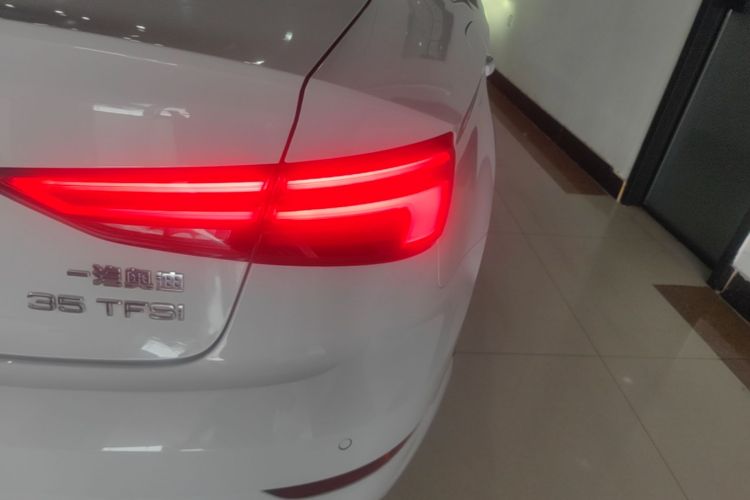 Audi A3 2019 car image #8