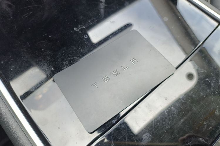 Tesla Model 3 2020 car image #9