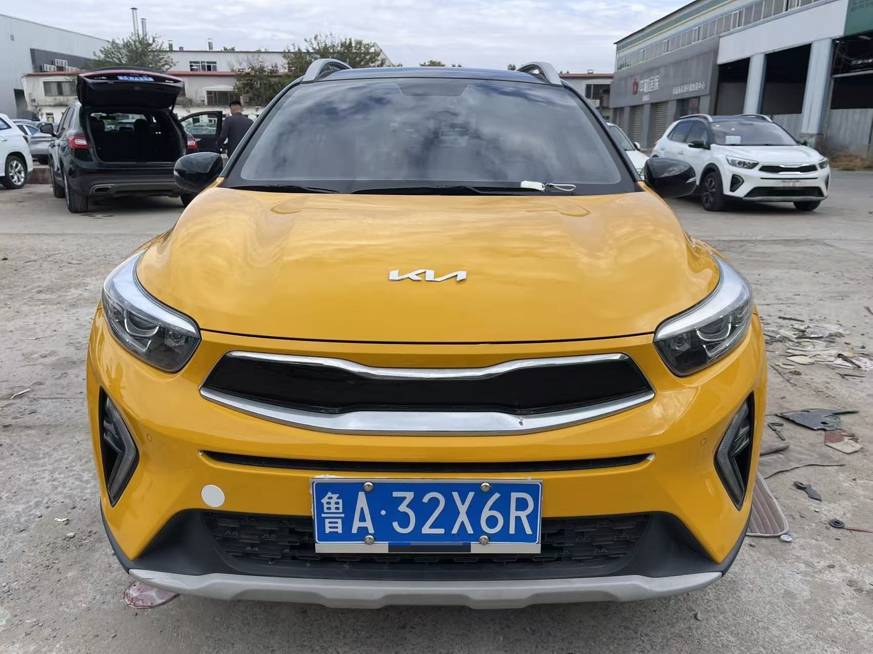 Kia KX1 2023 car image #2