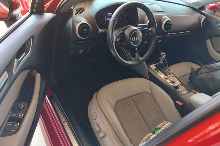 Audi A3 2018 immagine di auto #16