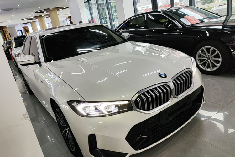 BMW 3 Series 2023 #6 BMW 3 Series 2023 car image #6