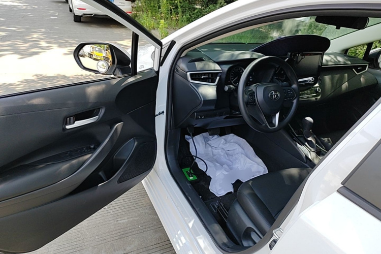 Toyota Corolla 2023 car image #12
