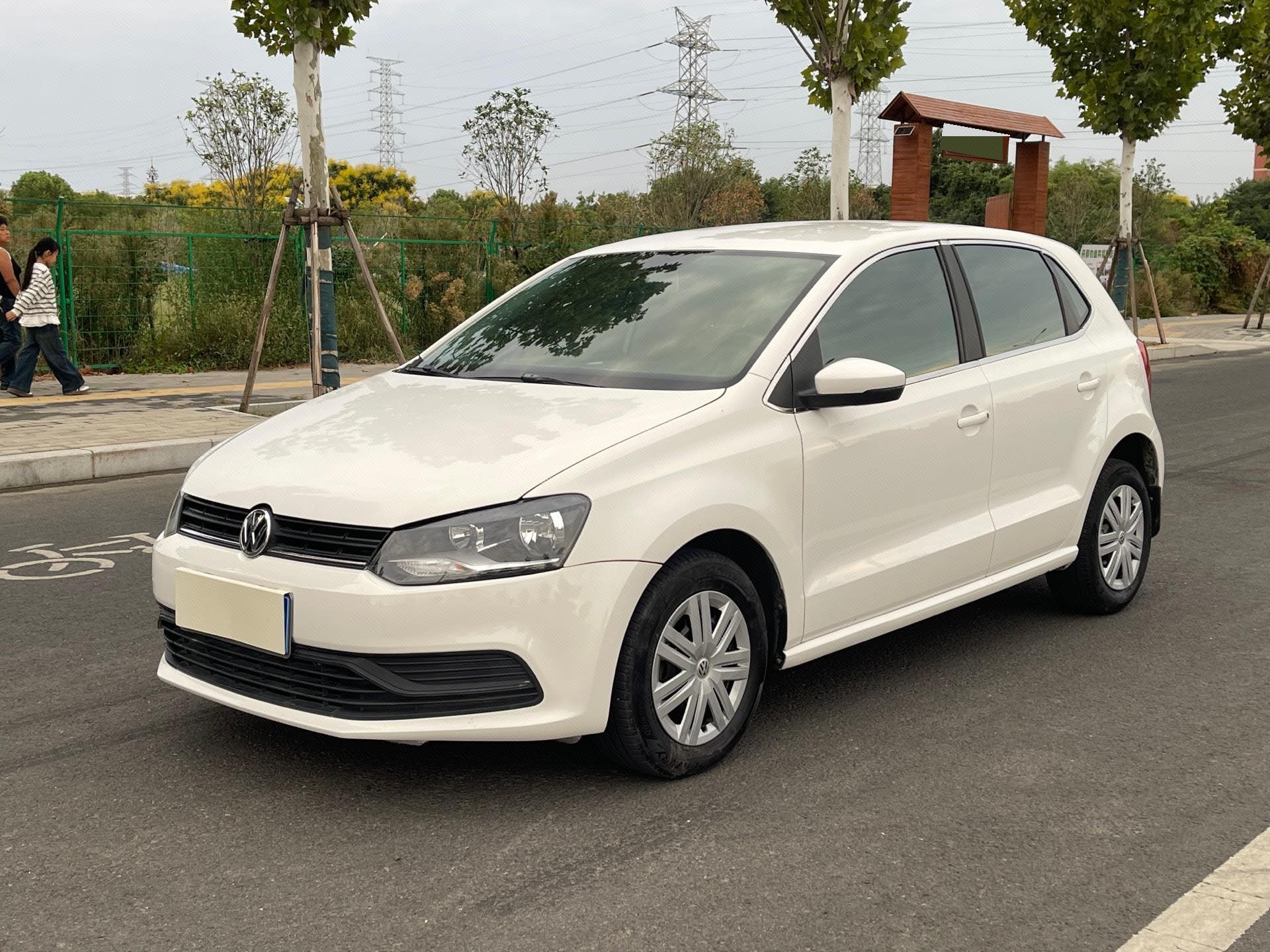 Volkswagen Polo 2017 Volkswagen Polo 2017 car image