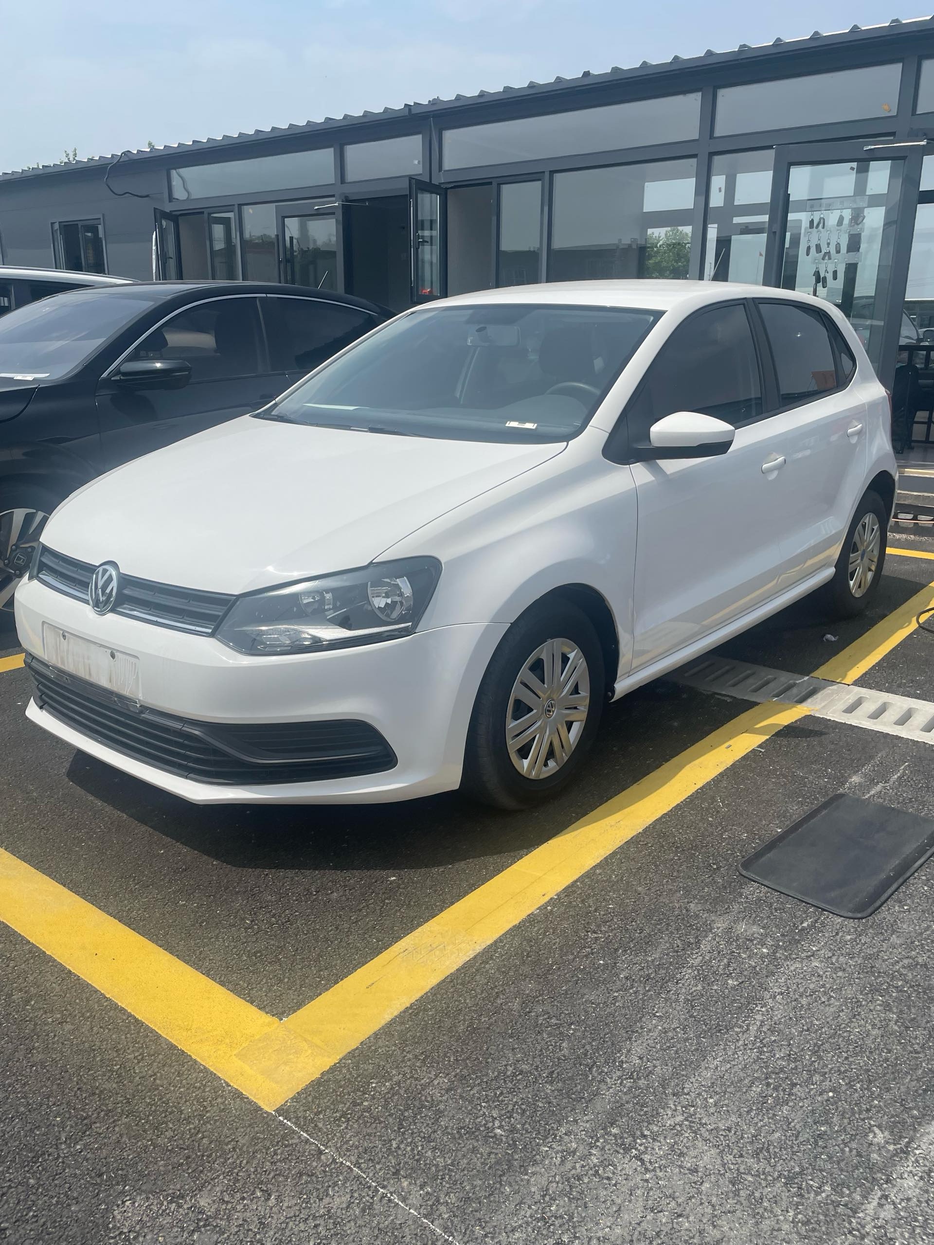 Volkswagen Polo 2017 car image 