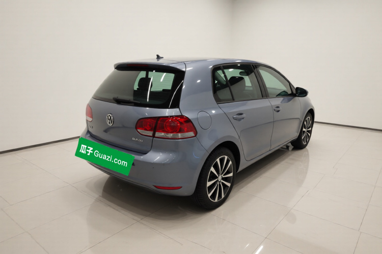 Volkswagen Golf 2012 car image #7
