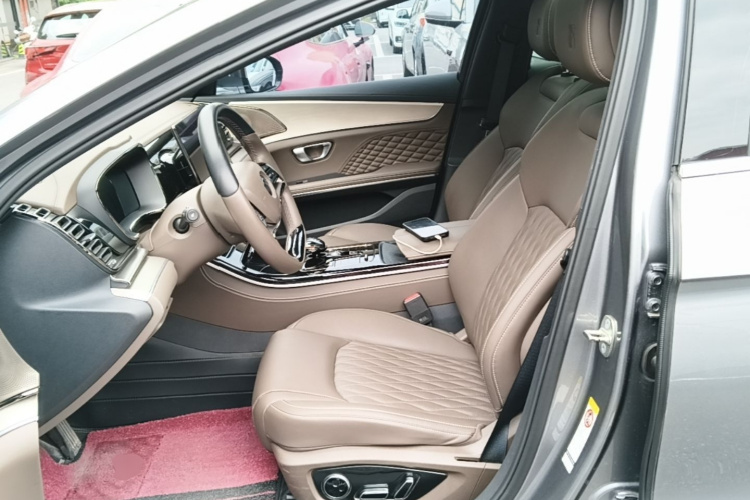 BYD Han 2023 car image #19