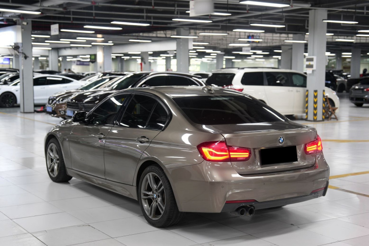 BMW 3 Series 2018 car image #3