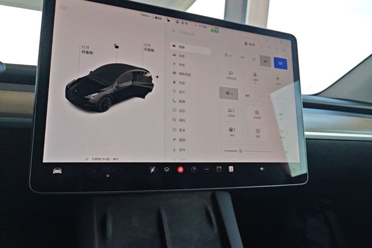 Tesla Model Y 2021 #13 Tesla Model Y 2021 car image #13