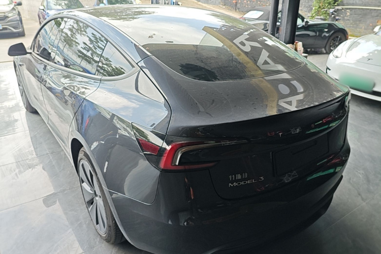 Tesla Model 3 2024 صورة سيارة #5