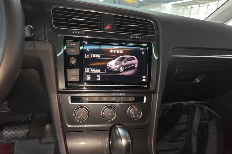 Volkswagen Golf 2019 car image #13