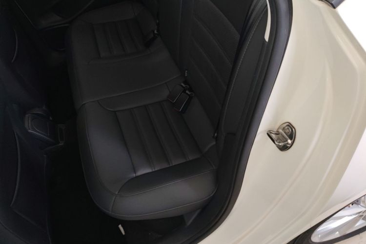 Volkswagen Polo 2017 car image #17
