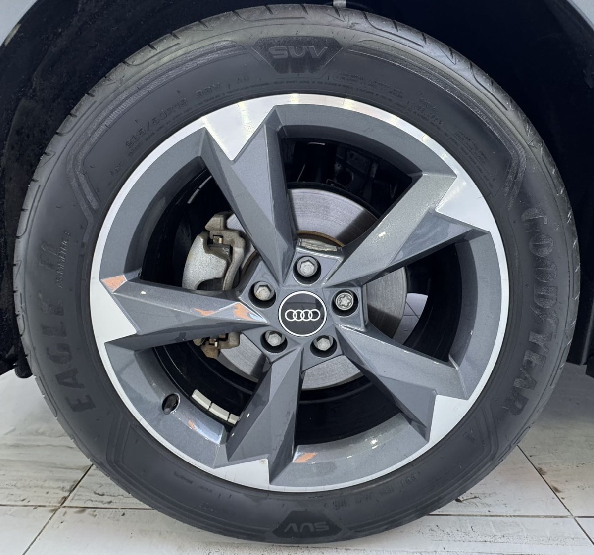 Audi Q3 2022 car image #12