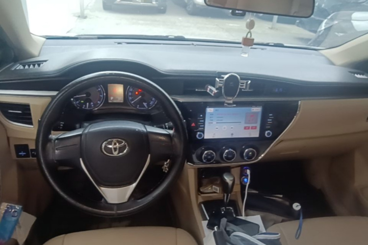 Toyota Corolla 2015 #10 Toyota Corolla 2015 car image #10