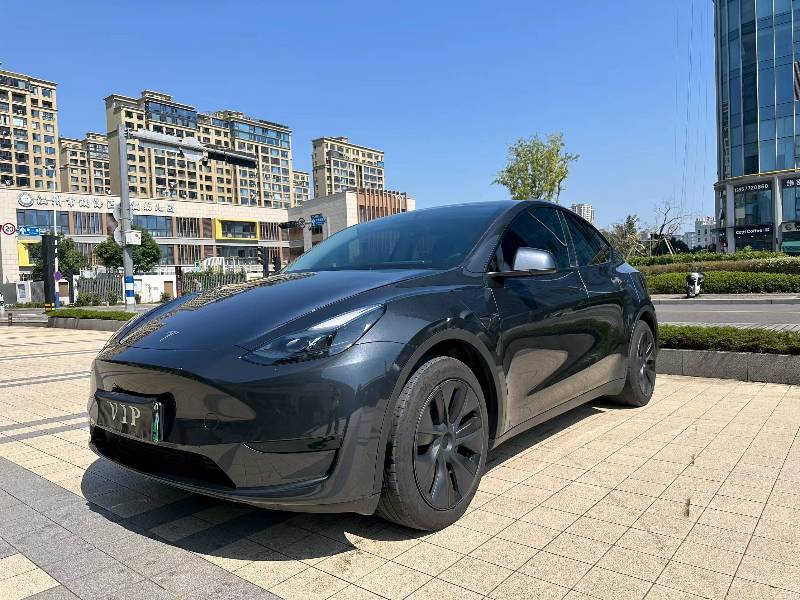 Tesla Model Y 2024 #3 Tesla Model Y 2024 immagine di auto #3