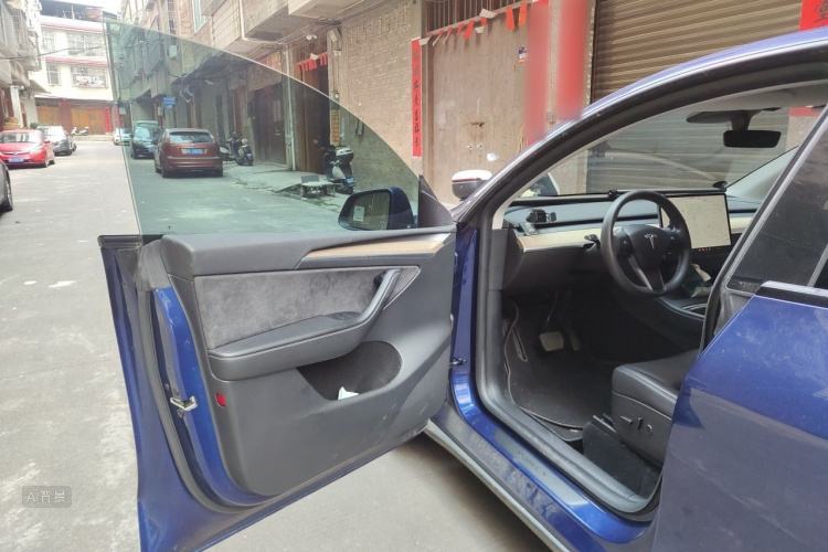 Tesla Model Y 2021 immagine di auto #18