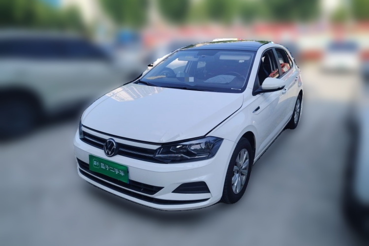 Volkswagen Polo 2021 car image #2