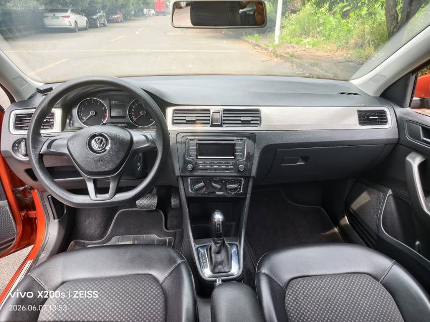 Volkswagen Santana 2015 car image #6