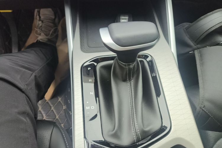 GEELY Emgrand 2024 car image #14