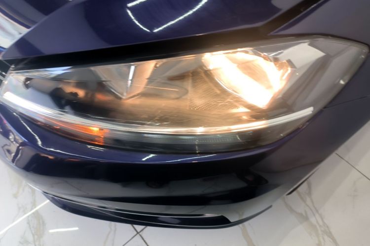 Volkswagen Golf 2020 car image #23