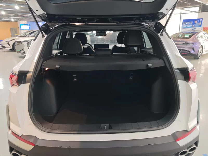 GEELY Coolray 2025 car image #20