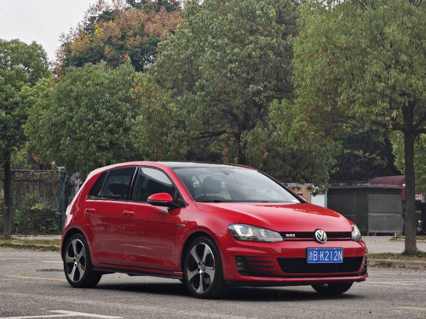 Volkswagen GolfGTI 2016 car image 