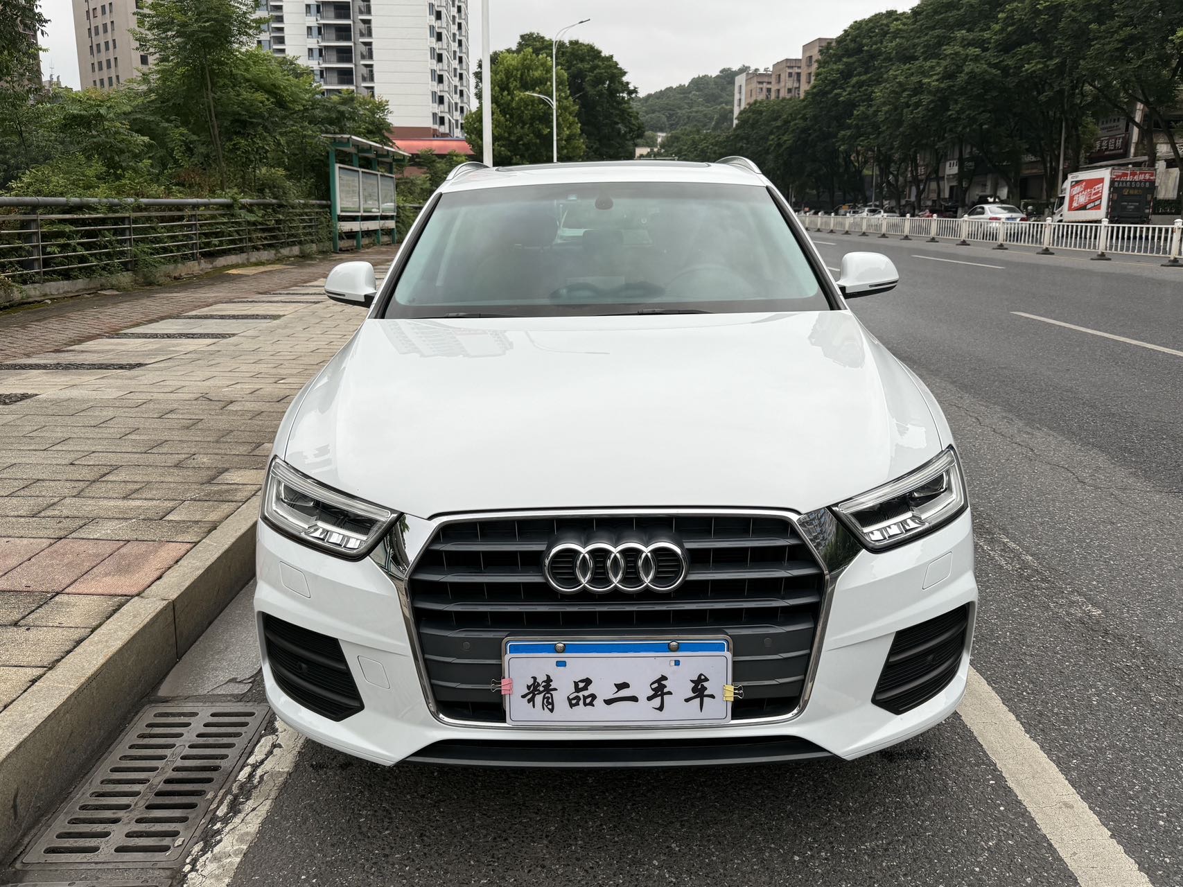 Audi Q3 2018 car image #2