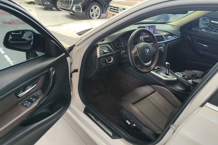 BMW 3 Series 2019 #16 BMW 3 Series 2019 car image #16