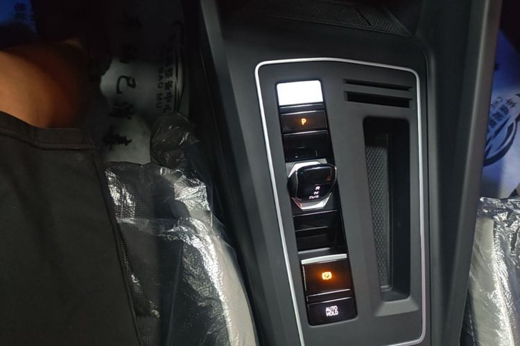 Volkswagen Golf 2024 car image #18